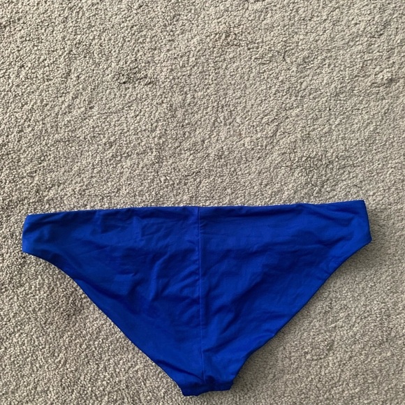 Size 8 Vitamin A Swimwear Paloma Seamless Hipster Full Bottom Klein Blue - Picture 4 of 4